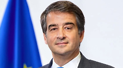 Il vice presidente esecutivo della Commissione Europea Fitto a Pontignano: "Per Europa il tema della difesa è prioritario"