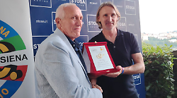 Briglia d'Oro 2025 a Davide Nicola, il mister delle salvezze impossibili nel ricordo del figlio scomparso. Quella lettera toccante e la passione per la bici, a Cremona nuovo miracolo?