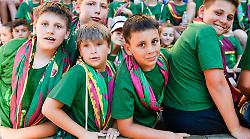 Palio di Siena, entusiasmo e curiosità fra i contradaioli del Drago per l'accoppiata degli esordienti. Le foto