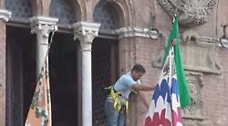 Palio di Siena, bandiera verde: tutto rimandato a domani