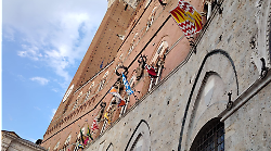 Palio di Siena, l'estrazione: chi ha sorteggiato chi