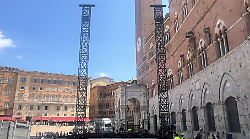 Siena, in Piazza del Campo 10 giorni di spettacolo: musica, cinema e danza sotto le stelle