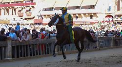 Palio di Siena, parla Jonatan Bartoletti: "Dopo Provenzano mi sono leccato le ferite per una settimana, ora sono pronto per agosto con ancora più fame e dedizione"