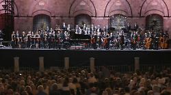 Siena, una Piazza del Campo stracolma per il bellissimo Concerto per l'Italia