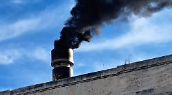 Fumo in eccesso dal forno crematorio del Laterino: allarme tra i residenti