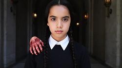 Mercoledì, arriva la seconda stagione della serie: viaggio gotico in Irlanda e nella creatività di Tim Burton