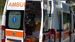 Scontro tra auto e camion: quattro feriti, uno &egrave; grave