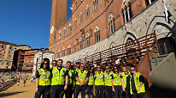 Palio di Siena, l'impegno degli angeli custodi del 118: un centinaio di volontari pronti a ogni necessità