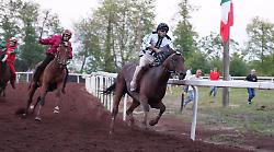 Palio di Piancastagnaio, vince Voltaia con Silvano Mulas e il cavallo Dubbio