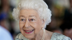 La Range Rover di Elisabetta II battuta all&rsquo;asta per 156.000 sterline: scopri gli accessori unici e la storia dell'auto