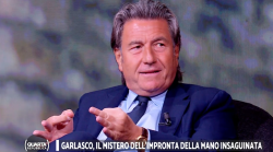 Delitto di Garlasco, tempi più lunghi per l'incidente probatorio: il perchè. Domani i periti in Questura per le impronte latenti. L'avvocato De Rensis a Quarta Repubblica insiste: "BPA e accertamenti della Cattaneo possono convergere su dinamica diversa"
