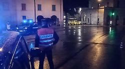 Pusher di cocaina irregolare sul territorio nascondeva la droga nel divano di casa: arrestato dai carabinieri