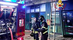 Incendio e furto alla pasticceria, ex dipendente a processo