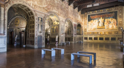 Le tarsie di Bruto e Camillo tornano nella sala del mappamondo a Siena