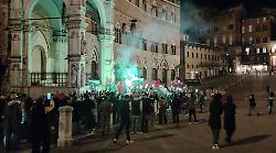 Flotilla, manifestazione spontanea in Piazza del Campo