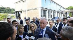 Beko, visita del ministro Urso al sito di viale Toselli: “Polo produttivo ed esempio di reindustrializzazione"
