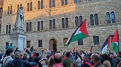 Siena ancora in piazza per Flotilla. "Avanti a oltranza". Cravos deposita mozione in Senato Accademico: "Basta rapporti con Israele"