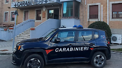 Sorpreso dal parroco a rubare le offerte dei fedeli in chiesa: denunciato un 32enne