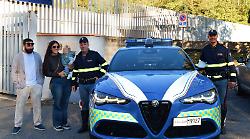 Neonato salvato dalla polizia stradale