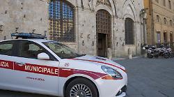 Aggredito un bambino in Piazza del Campo, pronto intervento della Polizia locale: fermato un uomo