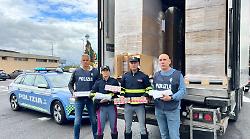 Tir trasporta in Autostrada 62 quintali di sigarette per il mercato nero: due arresti per contrabbando