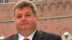 Siena dice addio a Lorenzo Renzoni, appassionato contradaiolo della Torre e dirigente sportivo