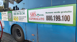 Lotta al caporalato in provincia di Siena: su 20 autobus i messaggi di tutela per i lavoratori