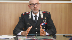 Carabinieri, il comandante provinciale di Siena Modesti illustra il calendario storico 2026: "Omaggio agli eroi di ogni giorno"