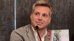 Siena, la magia del Natale da vivere a teatro. Bocciarelli: “Vogliamo vedere i sorrisi della gente”