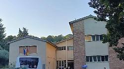 San Gimignano si mobilita contro gli accorpamenti scolastici: presidio davanti alla scuola primaria