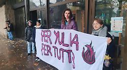 Yulia uccisa con una fucilata alla testa dall'ex, è iniziato il processo. La madre: "Voglio giustizia"