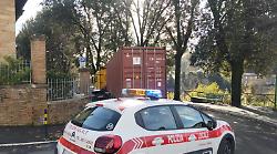 Siena, traffico in difficoltà a Ravacciano per un camion