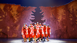 Teatri di Siena, i mille volti del nostro essere nello spettacolo “Lo Schiaccianoci”

