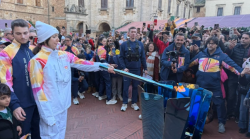 Montepulciano, in centinaia hanno applaudito il simbolo dei Giochi