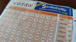 Estrazioni del Lotto, 10eLotto e Superenalotto: ecco i numeri vincenti di oggi sabato 13 dicembre