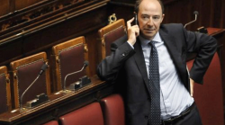 Perizia svolta su morte David Rossi, scoppia il caso politico: interrogazione di Zanettin