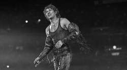 Siena si prepara al concertone di capodanno di Irama: ecco i brani che eseguir&agrave;