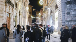 Siena, gli acquisti natalizi non decollano. Gli operatori: "C'&egrave; movimento, ma grande attenzione alle spese"