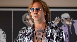 Checco Zalone re del botteghino con "Buen Camino": batte Avatar e in due giorni incassa 13,5 milioni. Infranti i precedenti record, i numeri