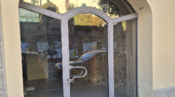 Dopo 65 anni chiude un altro negozio storico: Viale Cavour perde i pezzi