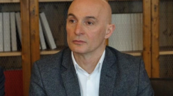 Caso "lista stupri" nel bagno della scuola, arriva in visita il direttore regionale: "Porto un messaggio di serenit&agrave;"