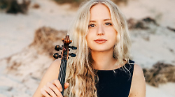 Nicole Biegniewska tra talento, comunicazione e musica oltre il palcoscenico