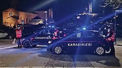 Controlli a tappeto dei carabinieri: oltre 400 persone identificate, un locale chiuso e multe per migliaia di euro
