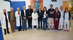 Il cardinale Lojudice in visita ai piccoli pazienti della Pediatria delle Scotte