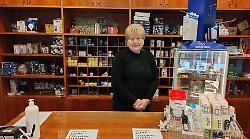 Gi&ugrave; la saracinesca: chiude dopo 65 anni storica bottega di Siena, nessuno raccoglie il testimone. Il cartello del vicino ristorante: "Ci mancherete tanto"