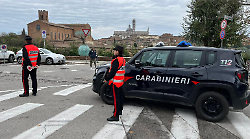 Finto finanziere truffa anziana, i carabinieri denunciano un 42enne