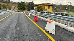Prove di carico per il collaudo del Ponte sul Canale Maestro della Chiana: quattro ore di chiusura