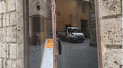 Siena, non si ferma la strage dei negozi: altre chiusure da inizio 2026