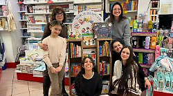 Nasce la bimba, i genitori donano la libreria: &ldquo;Il nostro regalo a Nottola, tutti professionali e attenti&rdquo;