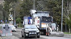 In viale Sclavo ecco il nuovo asfalto ma il traffico va in tilt